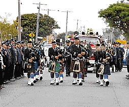 Les Mannix: Family, friends and fireys honour a beloved larrikin