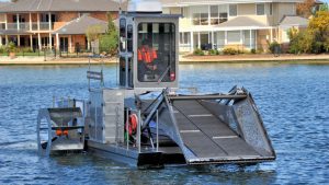 Sanctuary Lakes: ‘Underwater mower’ to tackle lake