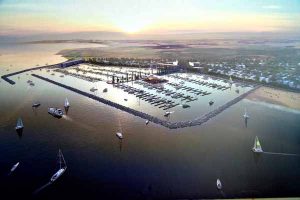 Dry dock has residents in knots