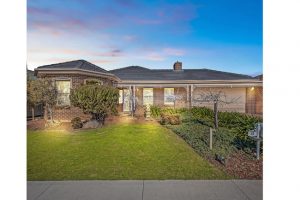 Victoriana tribute: 13 Cityview Crescent, Tarneit, 3029