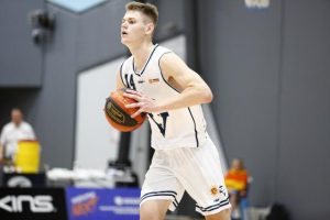 Impey is scoring baskets