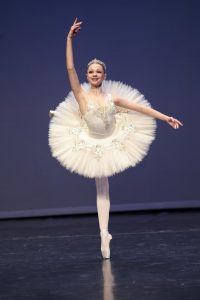 Sanctuary Lakes teen raises the barre