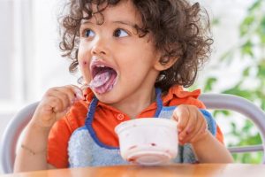 Research shows most toddler snacks on Australian supermarket shelves fail sugar recommendations