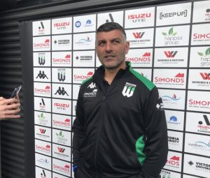 Aloisi re-signs with United