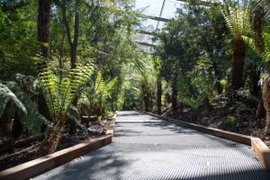 Zoos understaffed as workers protest = wage policy