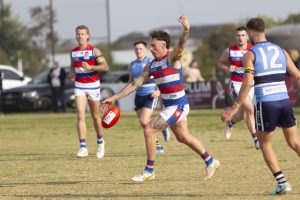 Bulldogs battle through