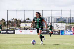 Logarzo re-signs at United