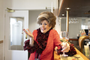 Fawlty Towers with a feed!