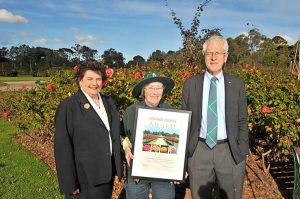 Victoria State Rose Garden volunteers win award