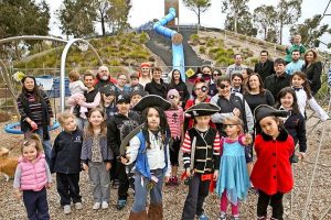 Community mutinies to replace park pirate ship